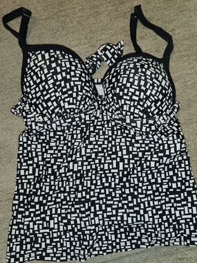 Maidenform Push up  Black and White Geometric Tankini